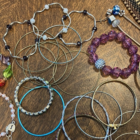 Big lot of 51 piece, ladies assorted bracelets, Jewelry - Picture 4 of 9